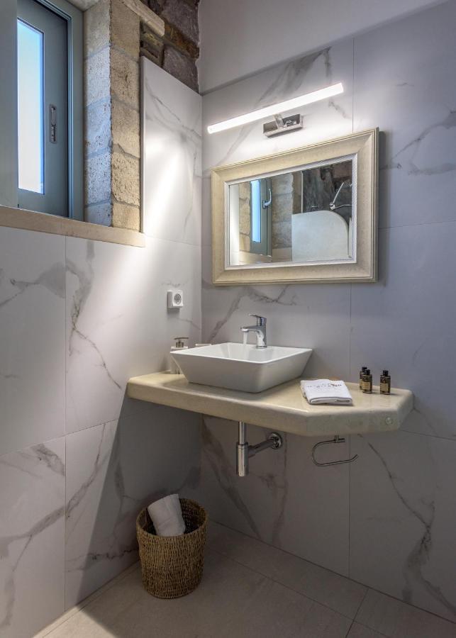 Hilltop Suites Milos Mytakas Bagian luar foto