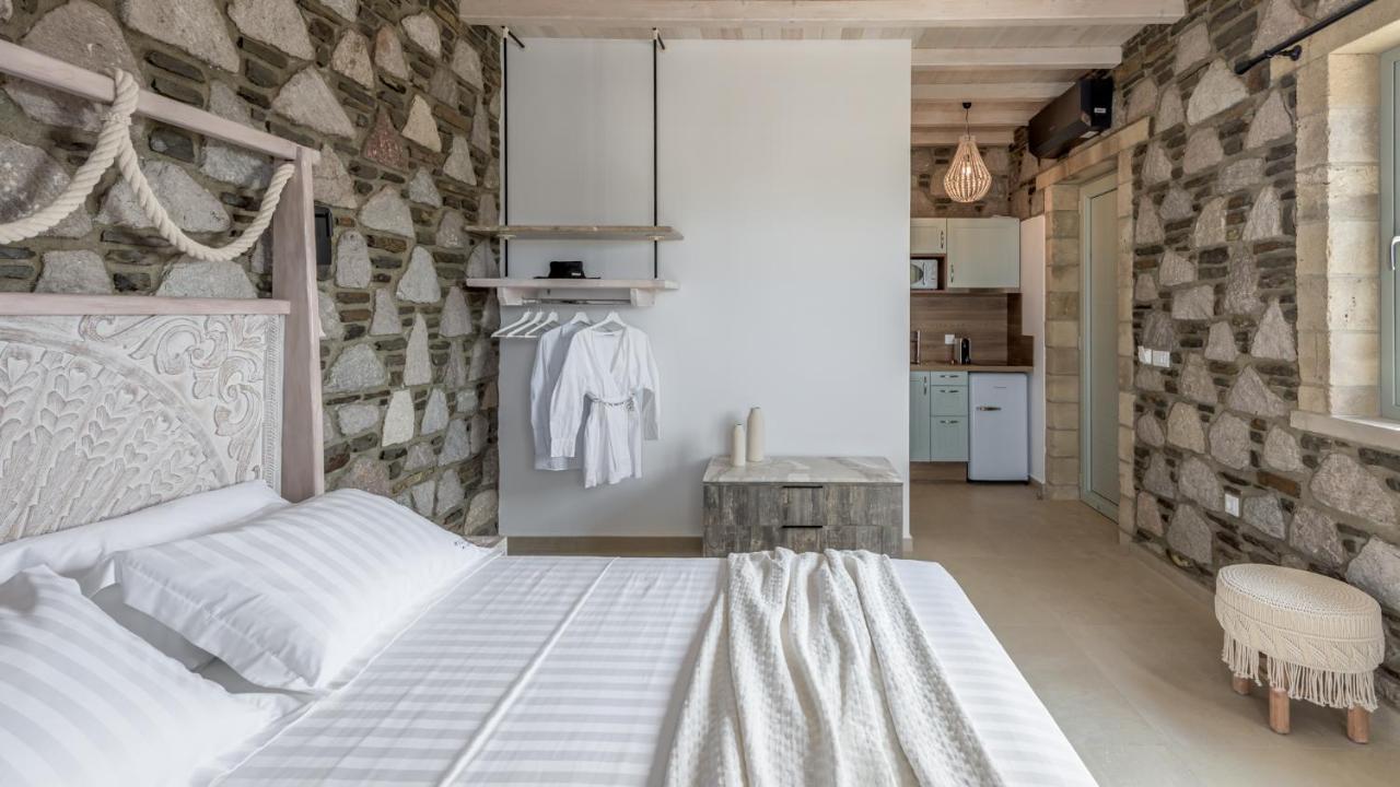 Hilltop Suites Milos Mytakas Bagian luar foto