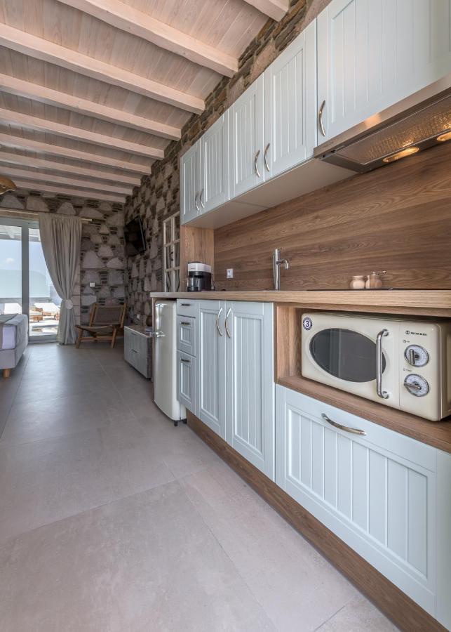 Hilltop Suites Milos Mytakas Bagian luar foto