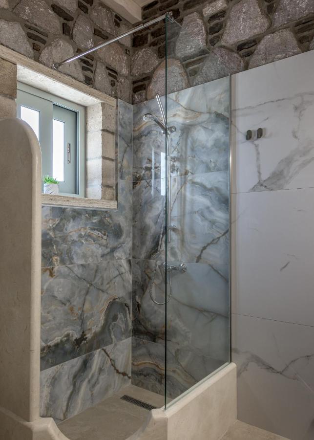 Hilltop Suites Milos Mytakas Bagian luar foto